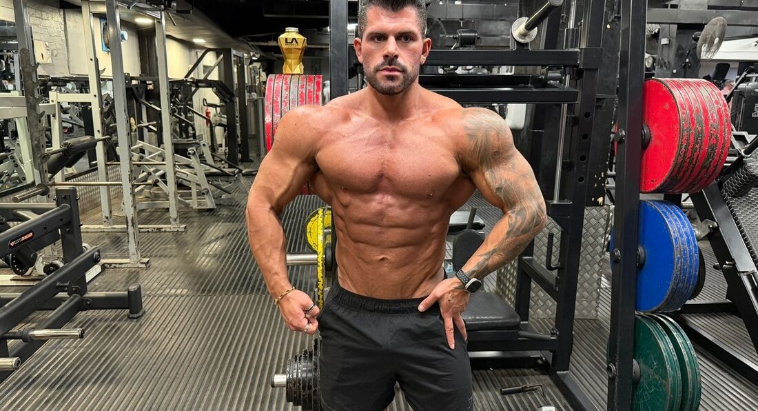 How to Quickly Build Big Horseshoe Triceps