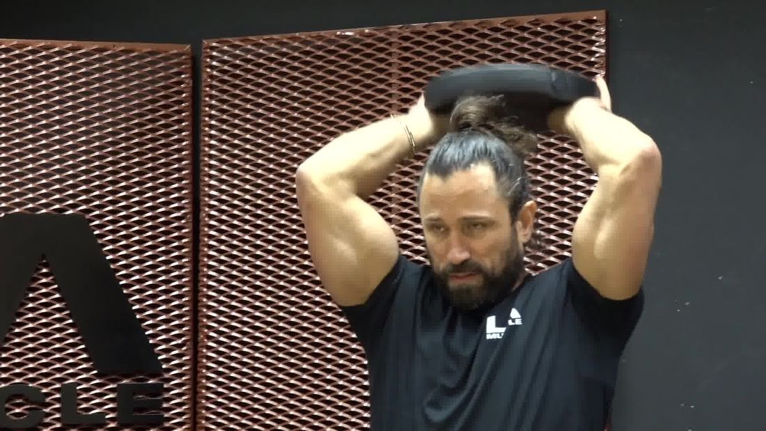 How To Correctly Train Your Biceps And Triceps | Arm Training