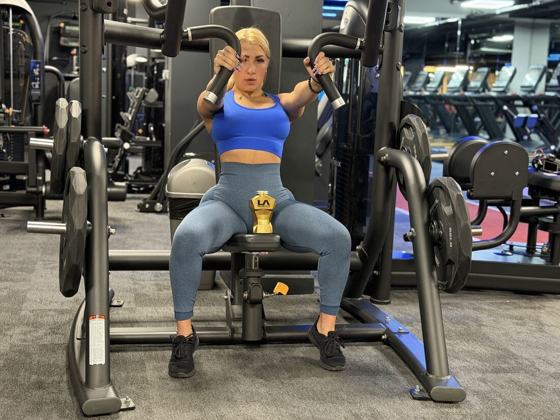 brutal-leg-workout-with-italian-pt-anna-pollini