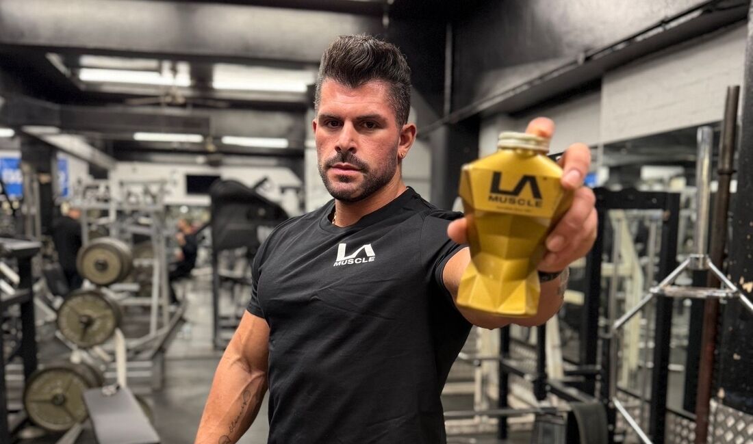 Norateen strongest muscle builder