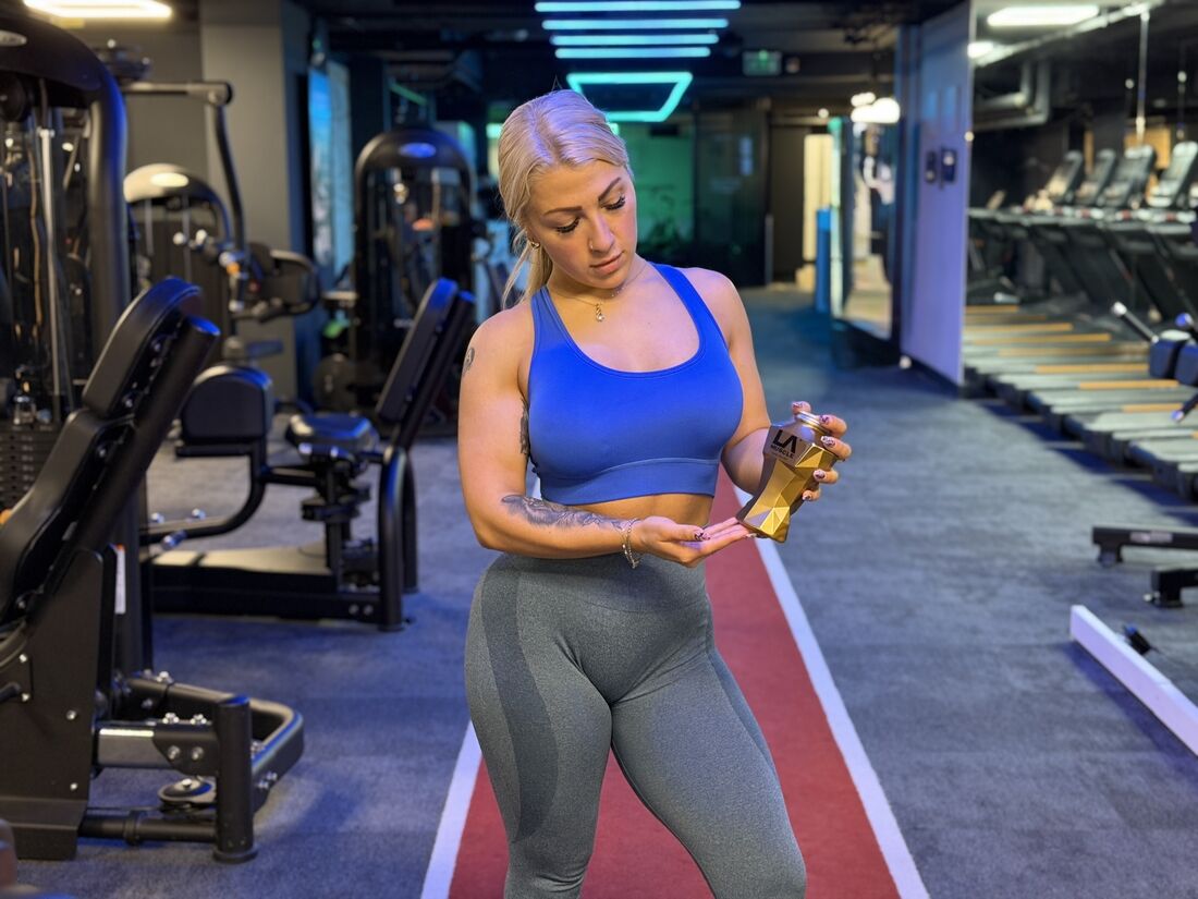 italian-personal-trainer-anna-pollini-trains-legs