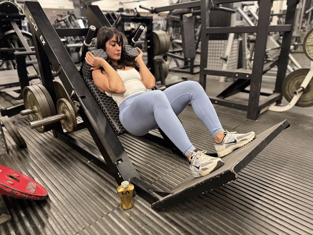 la-muscle-tv-filming-with-london-pt-emily-shura