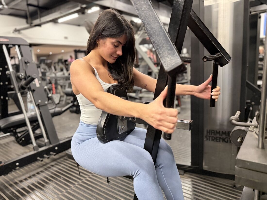 la-muscle-tv-filming-with-london-pt-emily-shura